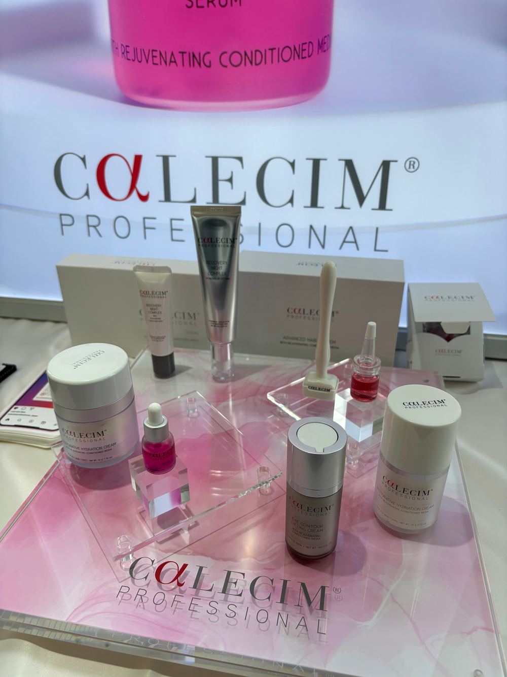 CALECIM®製品のディスプレイ